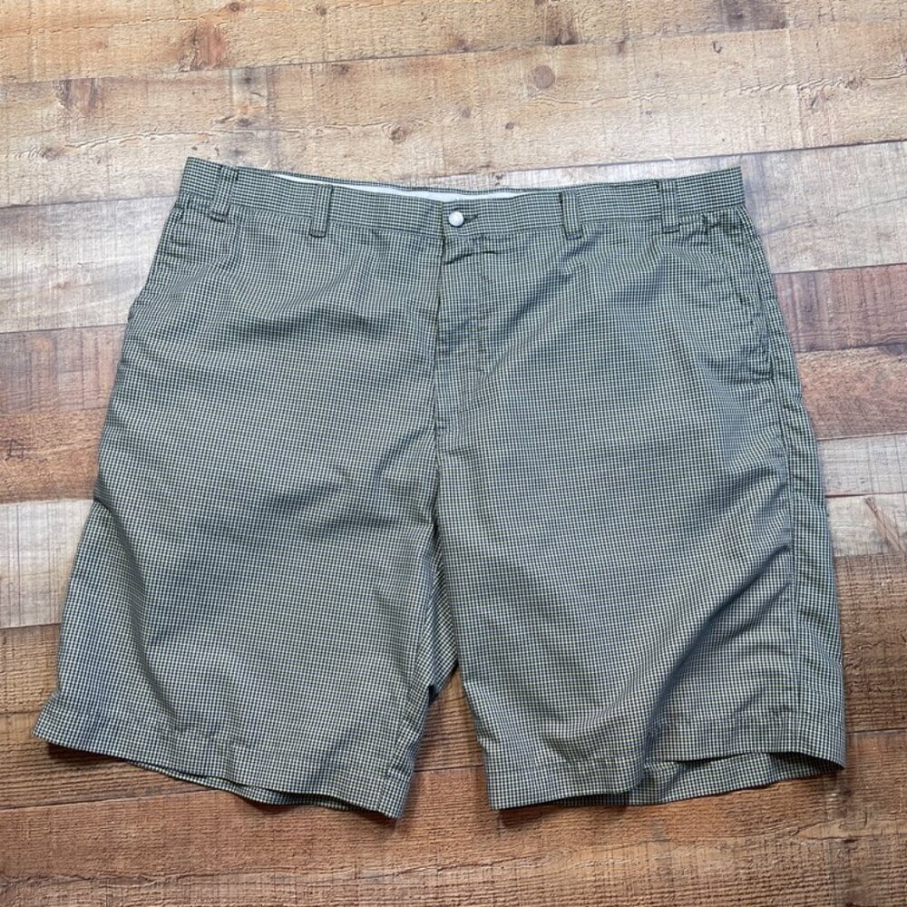 Men's Calloway Gray/Black/Green Golf Shorts size 44